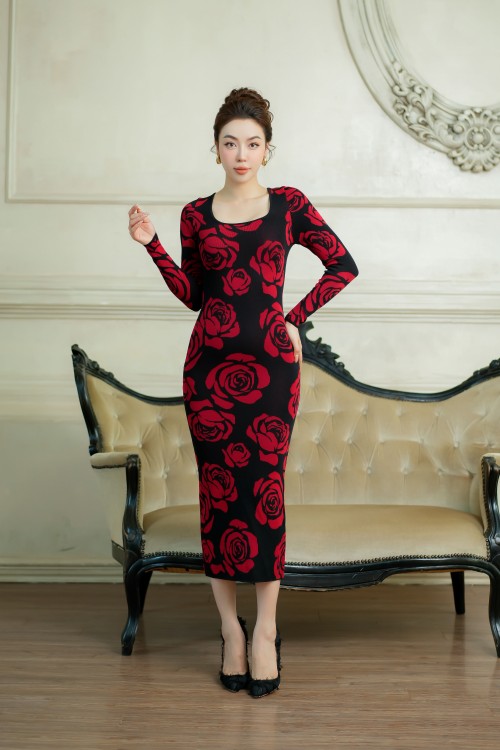 Sixdo Black Rose Midi Knit Dress